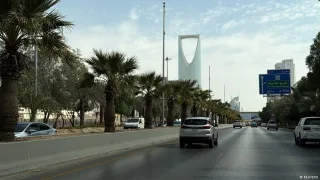 هجمات صاروخية على مطار الرياض (Saudi Arabia Riyadh Airport) تقتل 14 شخصًا