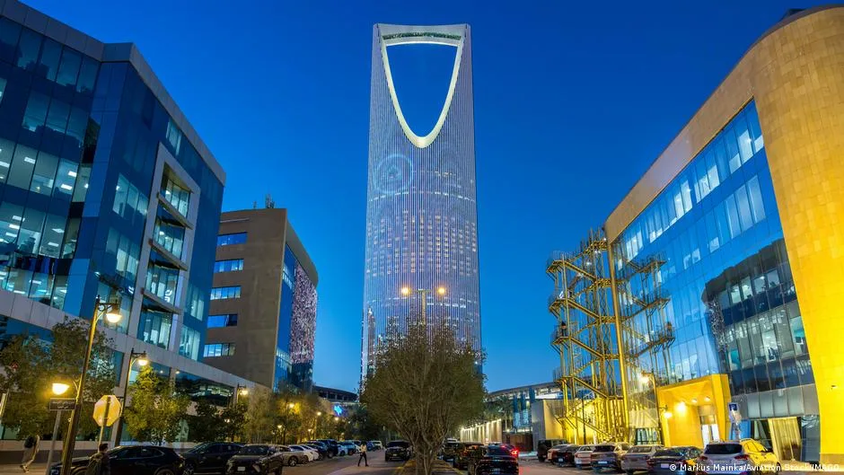 مركز المملكة في الرياض يفرض العمل عن بُعد إثر تهديدات الحوثيين