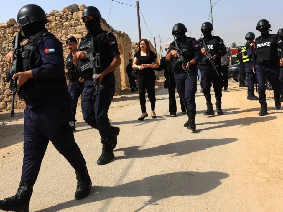 اعتقال ثلاثة مشتبه بهم في هجوم كنيسة الكرك الأردنية