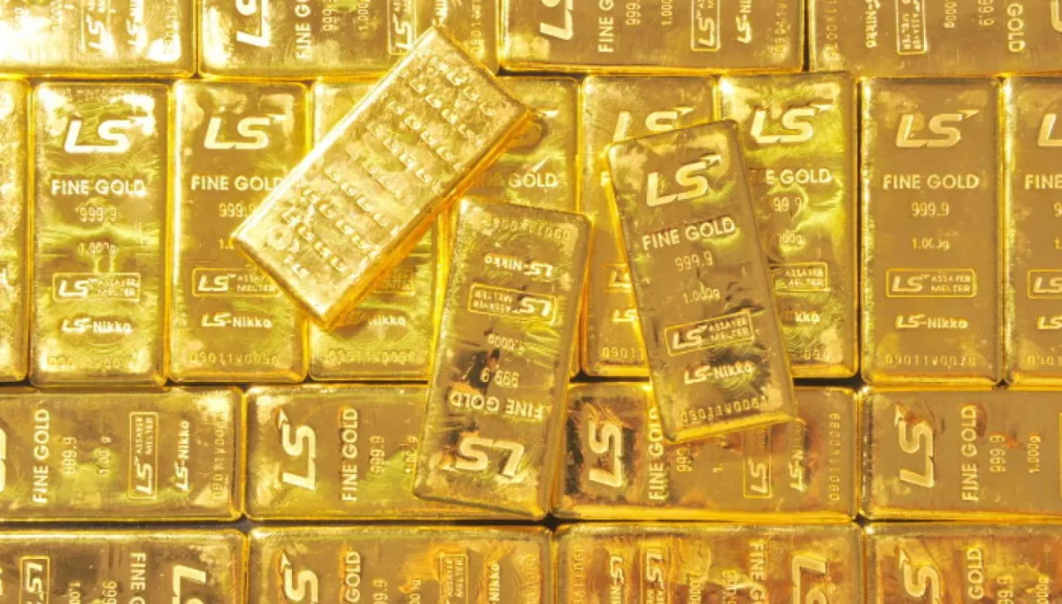 الذهب يتراجع أكثر من 1% وسط رهانات على رفع الفائدة الأميركية
