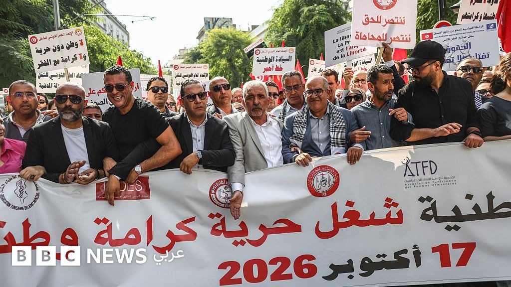 تونس: ما دلالات اتساع دائرة الرافضين لسياسات الرئيس قيس سعيّد؟