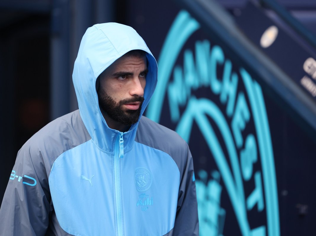 هل دخل آيت نوري مرحلة الخطر مع سيتي ومنتخب الجزائر؟