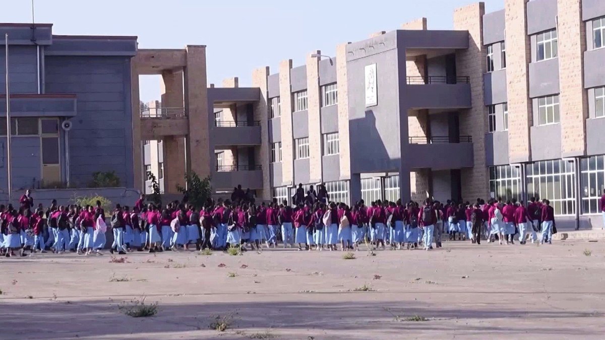 عودة متثاقلة لمظاهر الحياة.. مدارس عاصمة إقليم تيغراي تفتح أبوابها