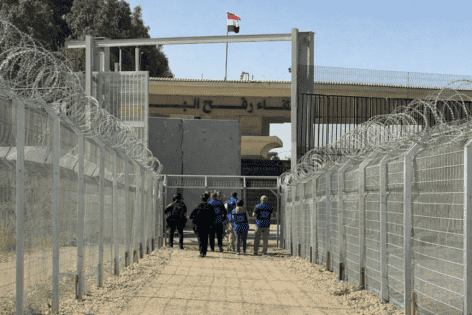 الاحتلال يعتقل ثلاثة مواطنين من غزة خلال عودتهم إلى القطاع عبر معبر رفح