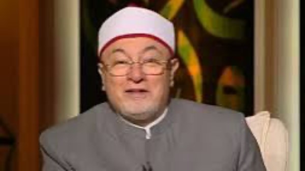 خالد الجندي: من يسب الآخرين قد يتسبب في سب والديه.. «خلّي اللي يشوفك يدعي للي رباك».. فيديو