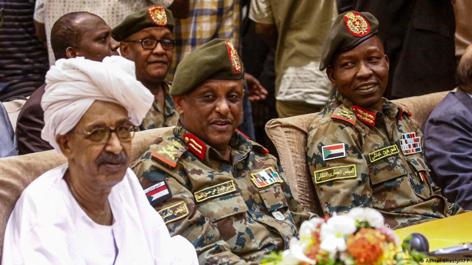 الإمارات ـ المؤبد لمسؤولين سودانيين بتهمة "تهريب أسلحة" لجيش بلادهم