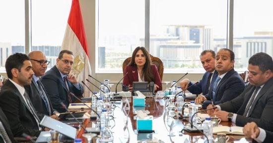 وزيرة الإسكان تستعرض مشروعات الشراكة بين المجتمعات العمرانية والقطاع الخاص