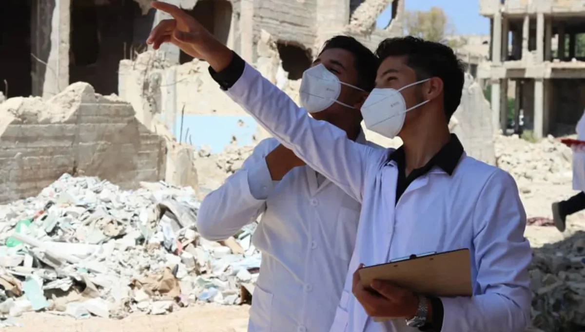 بالصور - طلاب ثانوية درعا في نهائيات جائزة زايد: من النفايات إلى العالمية