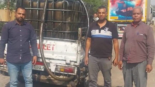 تموين الأقصر: ضبط سيارة محملة بزيوت محركات مستعملة قبل إعادة تدويرها