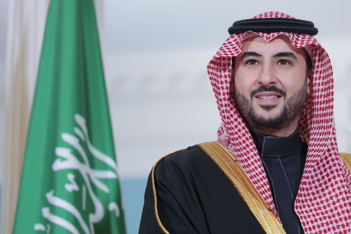 وزير دفاع السعودية يكشف ما بحثه في اتصال مع الأمين العام لـ"الناتو"