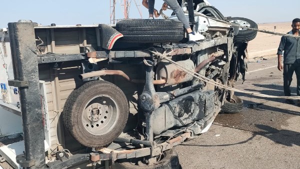 تصادم سيارتين أعلى الطريق الدائري وإصابة 4 أشخاص