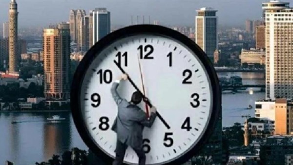 فاتن عبد المعبود تحذر من تعطل التحويلات وإنستاباي وشحن الكهرباء بالتزامن مع التوقيت الشتوي