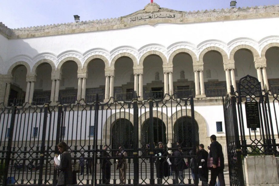 تونس.. الإعدام شنقا حتى الموت لقاتل طفلة صغيرة خنقا