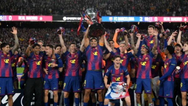 برشلونة يتقدم برباعية على ألافيس بالشوط الأول في الدوري الإسباني