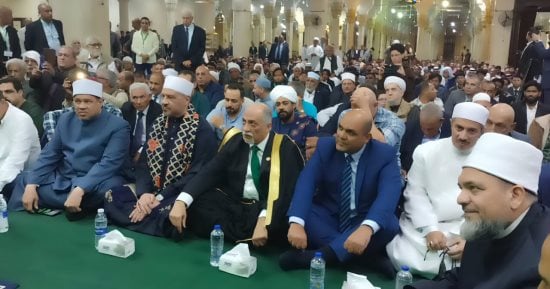 توافد مليون زائر على مولد العارف بالله الدسوقي.. والتهامي يحيي الليلة الختامية.. صور