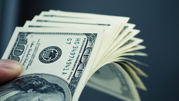 56.19 جنيه للبيع.. أعلى سعر للدولار في البنوك اليوم السبت