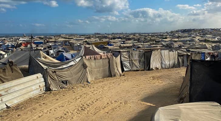 وفاة طفلتين إثر حريق التهم خيمة نازحين وسط تفاقم المأساة الإنسانية في قطاع غزة