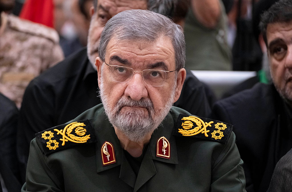 رضائي يكشف عن تلقيه تحذيرا شخصيا ومباشرا من وزير الدفاع السعودي عن هدف إسرائيل التالي