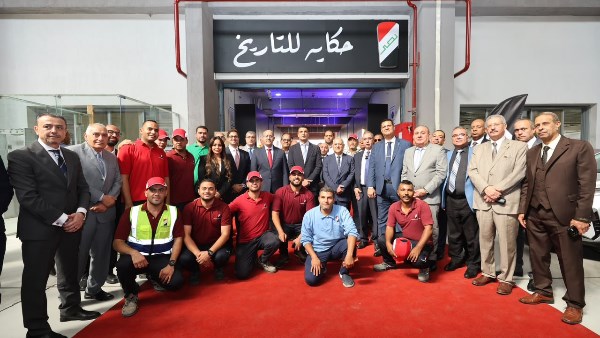 وزيرا الصناعة والكهرباء يشهدان بدء إنتاج أول سيارة كهربائية بالكامل مجمعة محليًا